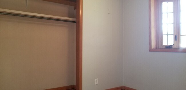 Building Photo - Now Leasing for May 2026!