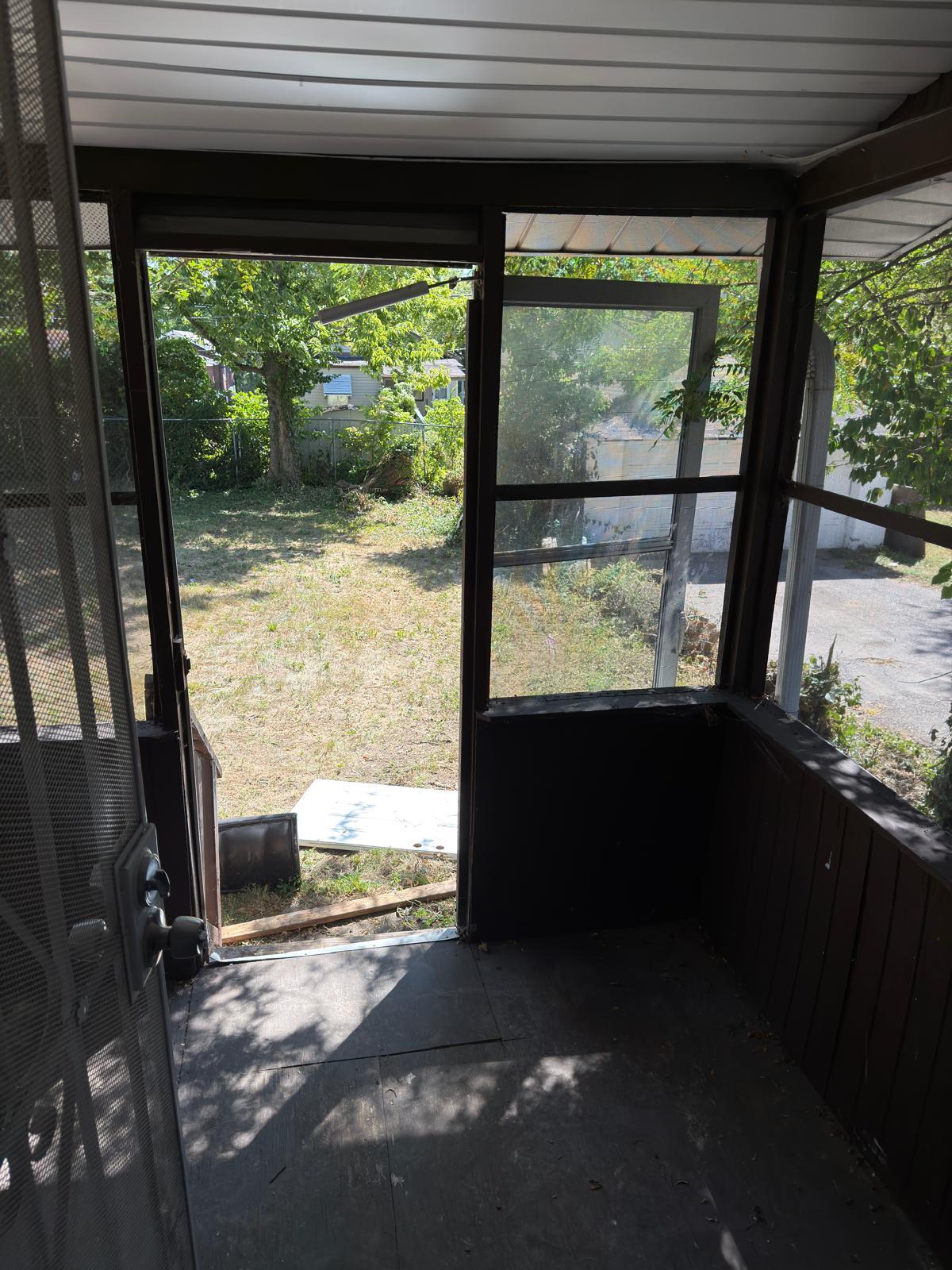 Building Photo - 3422 Pine Grove Ave