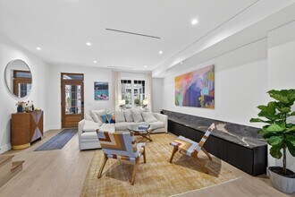 Building Photo - Gorgeous Renovated Furnished 3br in Mt Pleasant for Seasonal Lease