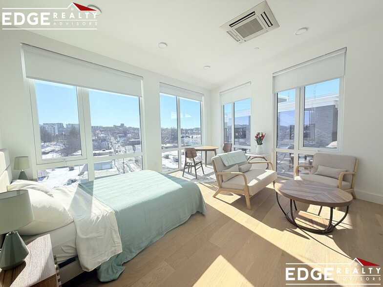 Building Photo - 38 Hichborn St