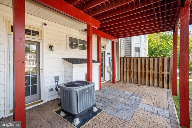 Building Photo - 17485 Bayou Bend Cir