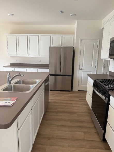 Building Photo - 2246 Horseshoe Cir