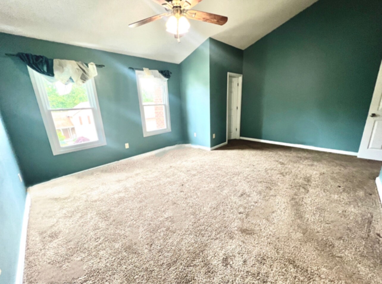 Building Photo - Room in House on Wilkie Way NW