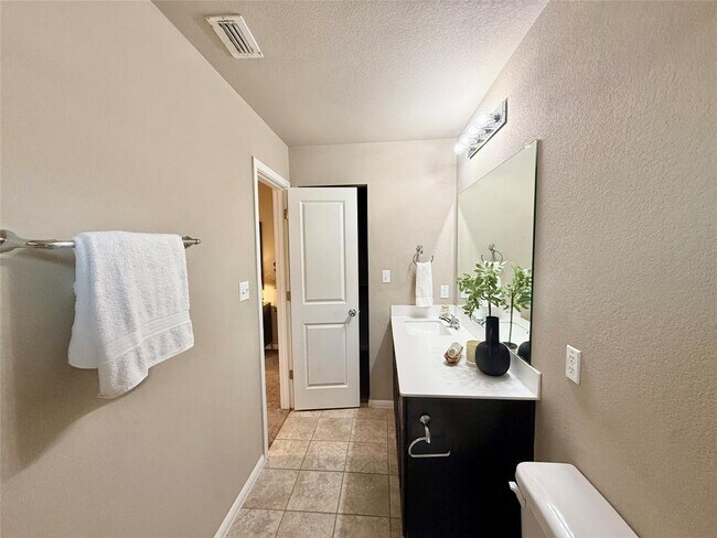Building Photo - 202 Mossycup Dr