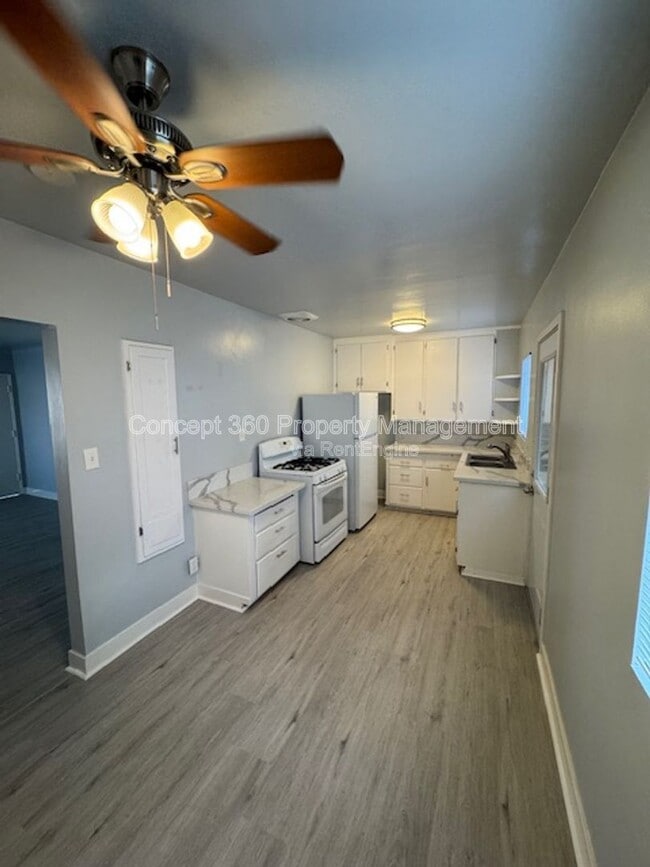 Building Photo - 1834 Cedar Ave