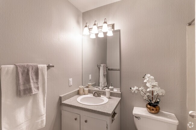 Studio - 450 SF - Kendall Ridge