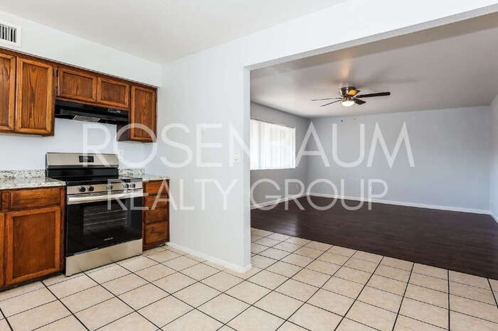 Building Photo - 553 W Rio Salado Pkwy