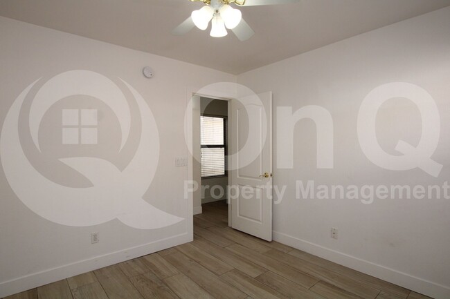 Building Photo - 1673 E Wildhorse Pl