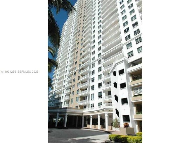 Building Photo - 801 Brickell Key Blvd