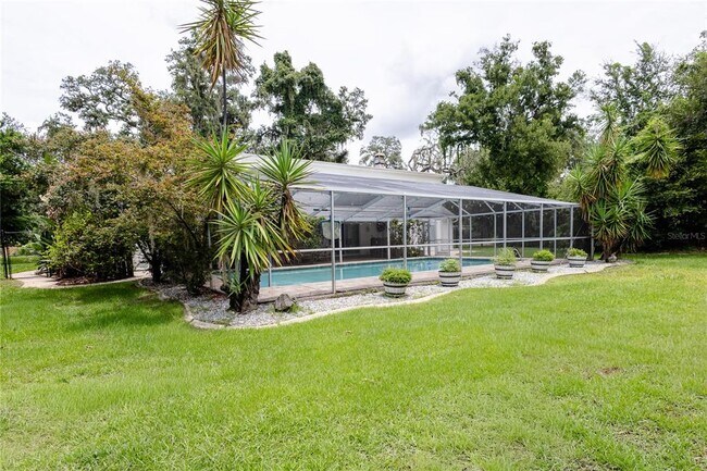 Building Photo - 615 Valle Vista Dr