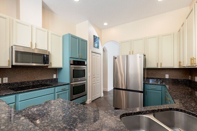 Building Photo - 3961 Knott Dr