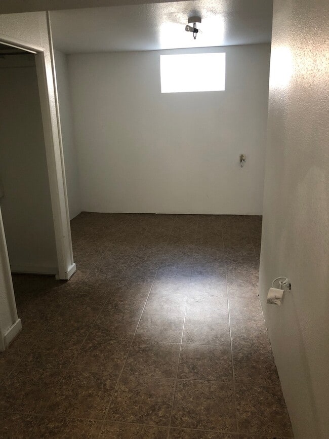 Building Photo - Beautiful 2 bedroom 2 bath stand- alone home