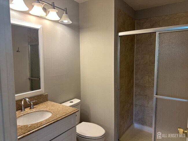 Building Photo - 304 Wimbeldon Ct