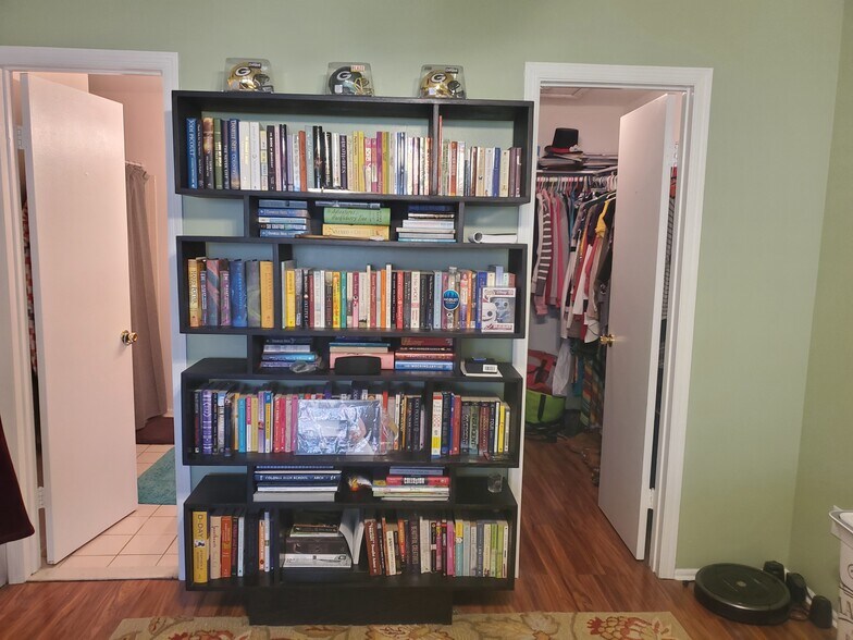 Building Photo - 452 Tournament Dr