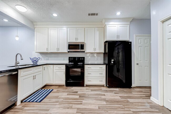 Building Photo - 395 Rancho Bauer Dr