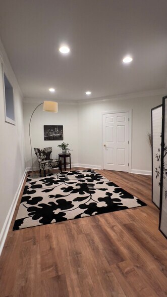 Building Photo - 8298 Elm Shade Ct