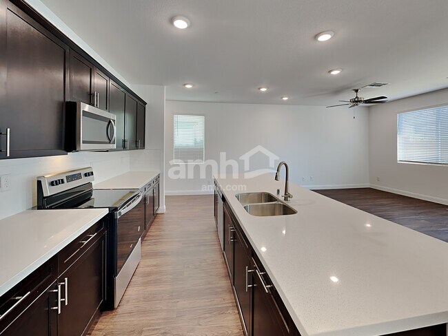 Building Photo - 3320 Blodwen St