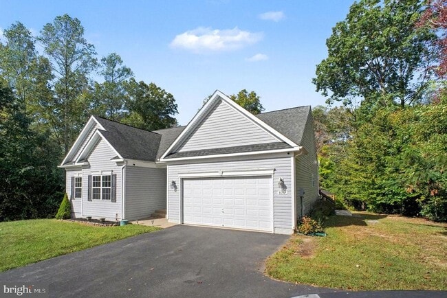 Building Photo - 8052 Buckthorne Run
