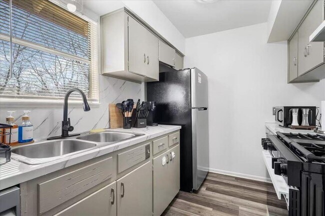 Building Photo - 3007 Burning Oak Dr