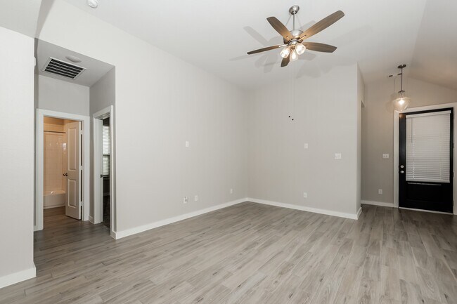 Building Photo - 235 Aster View Ct