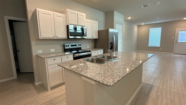 Building Photo - 3025 Pecan Farm Ln