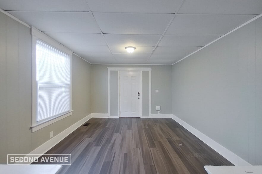 Building Photo - 2114 Greenwood Ave