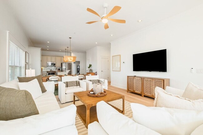 Building Photo - 22022 Front Beach Rd