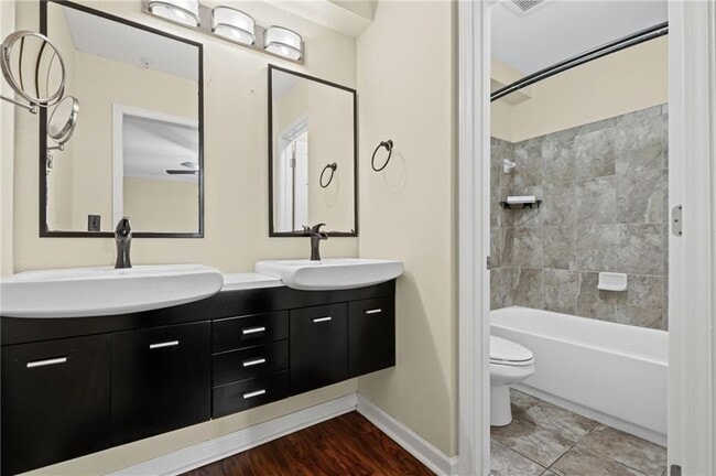 Building Photo - 401 Augusta Dr