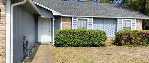 Primary Photo - 128 Meadow Woods Ln