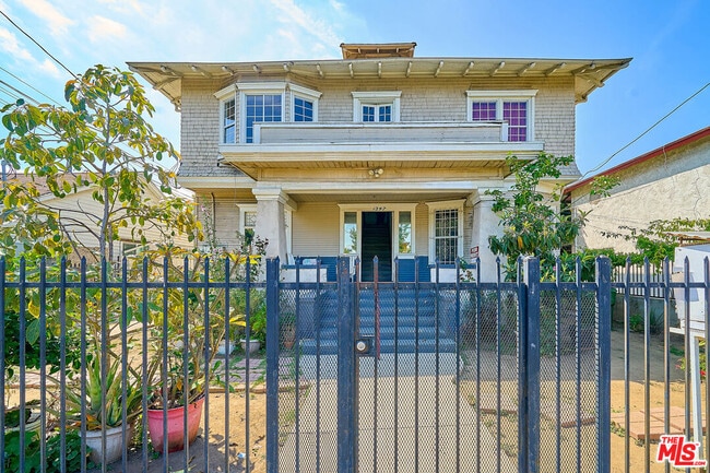 Building Photo - 1347 Valencia St