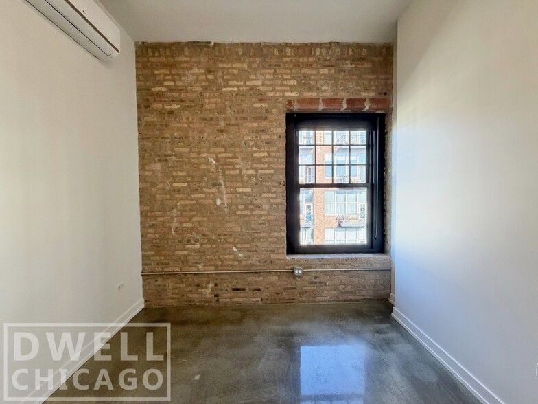 Building Photo - 1513 W Adams St