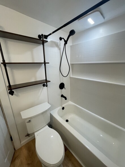 Bathroom - 222 N Main St