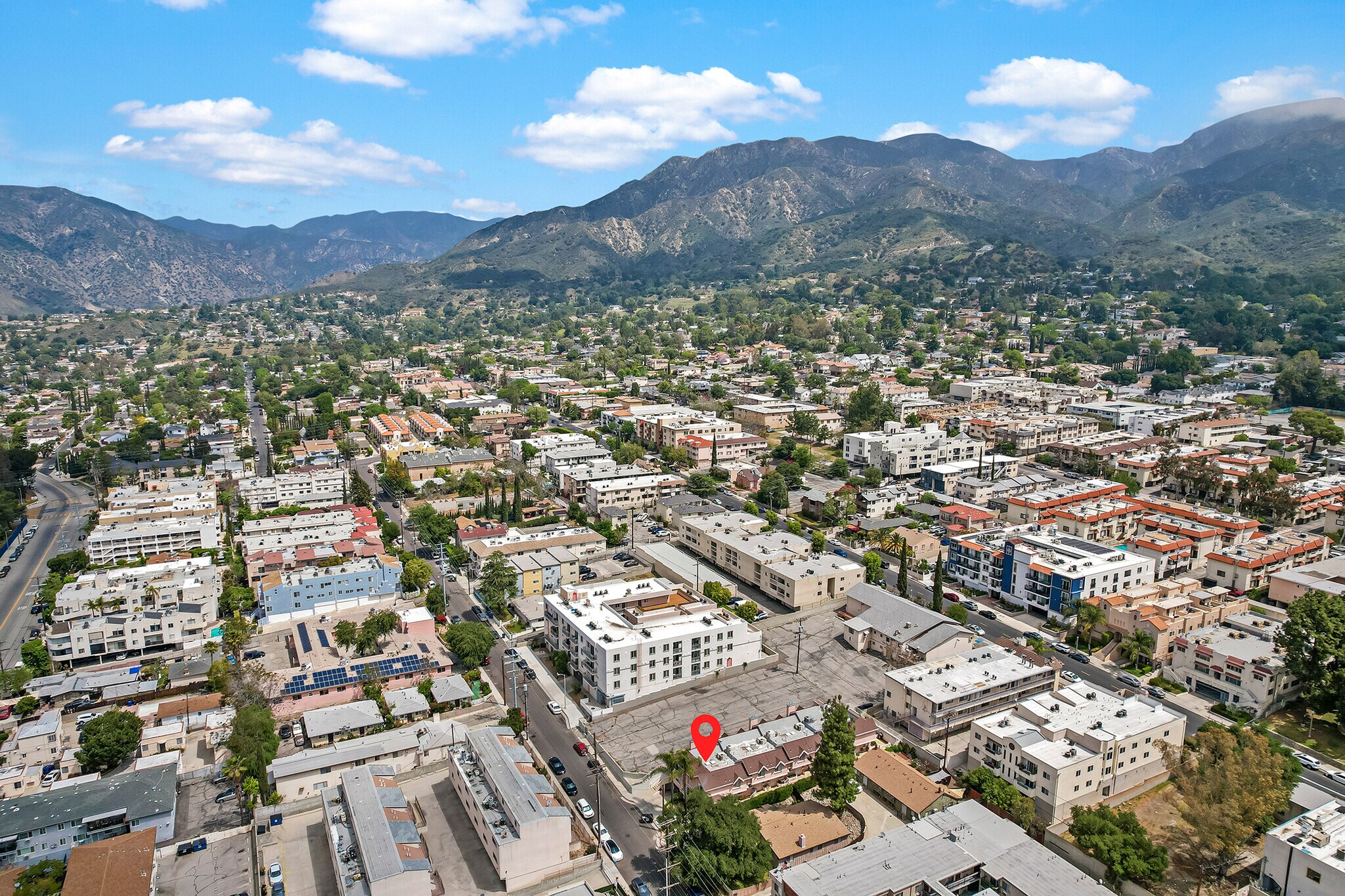 Building Photo - 10128 Hillhaven Ave