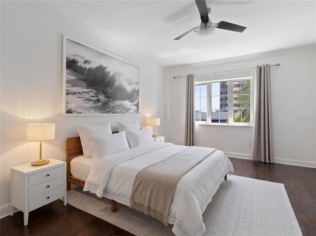 Building Photo - 300 Beach Dr NE