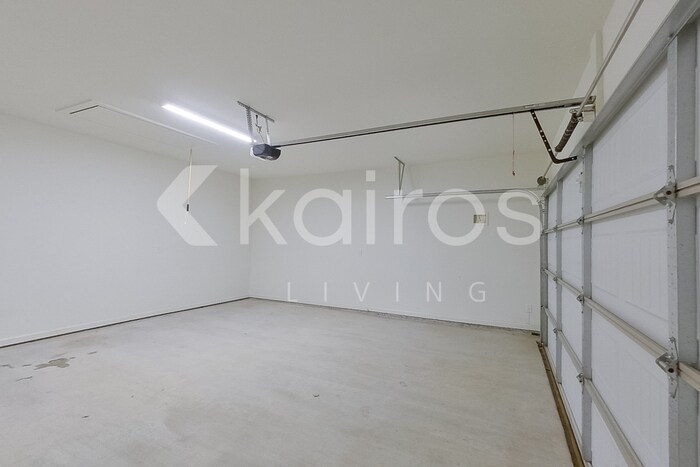 Building Photo - 201 Salvat Dr