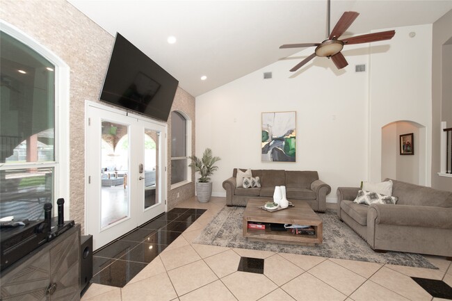 Building Photo - 1914 Lakeside Xing