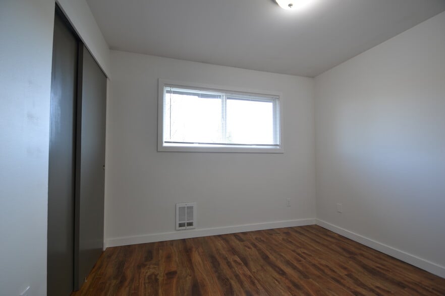 Building Photo - 3017 NE 140th St