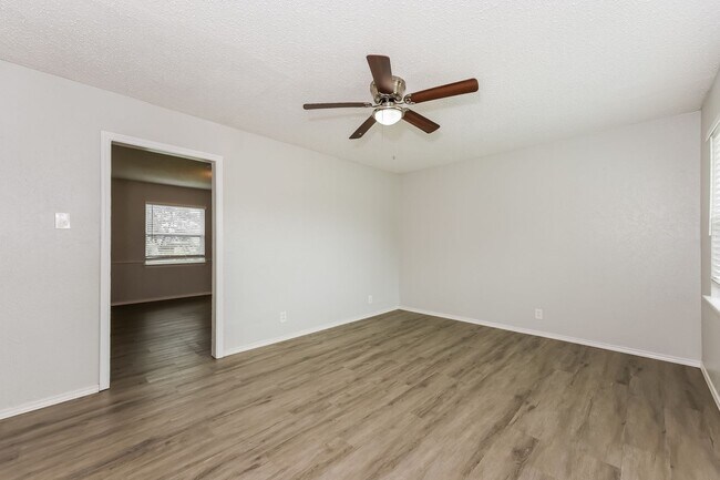 Building Photo - 2 BR/1BA | Newly Renovated Single Family Home | 1-Car Covered Parking | Gated backyard