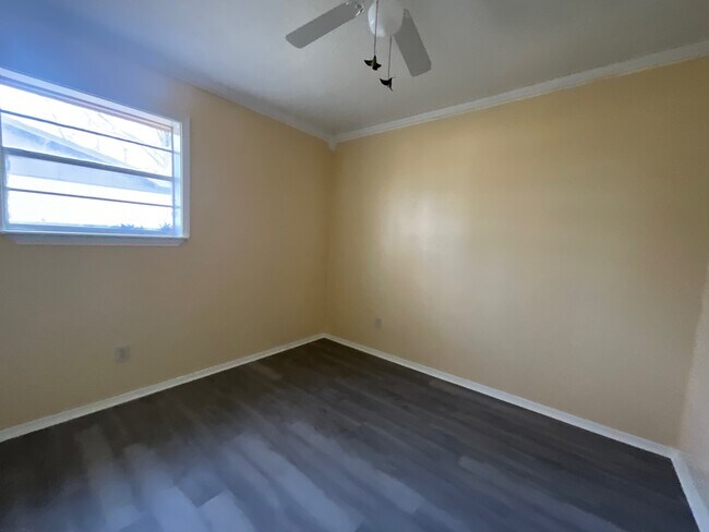 Building Photo - 1361 Shady Ln