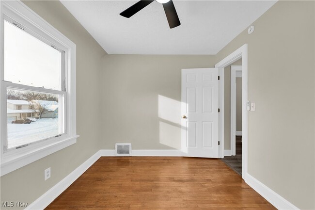 Building Photo - 239 E 214th St