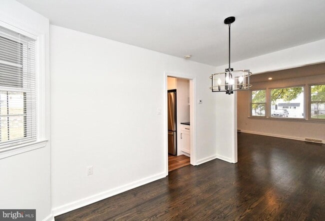 Building Photo - 201 Montgomery Ave