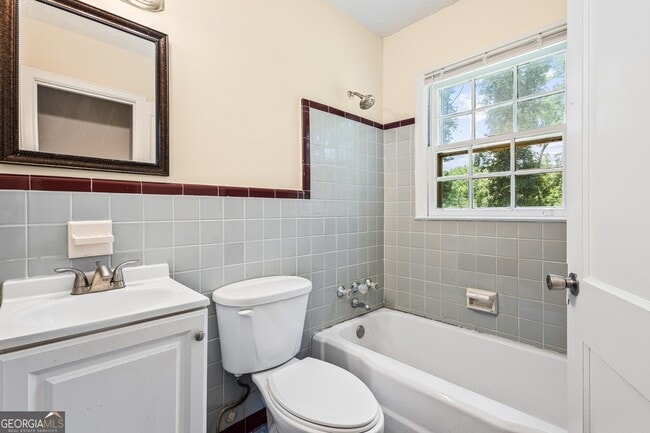 Building Photo - 4150 Hanes Dr