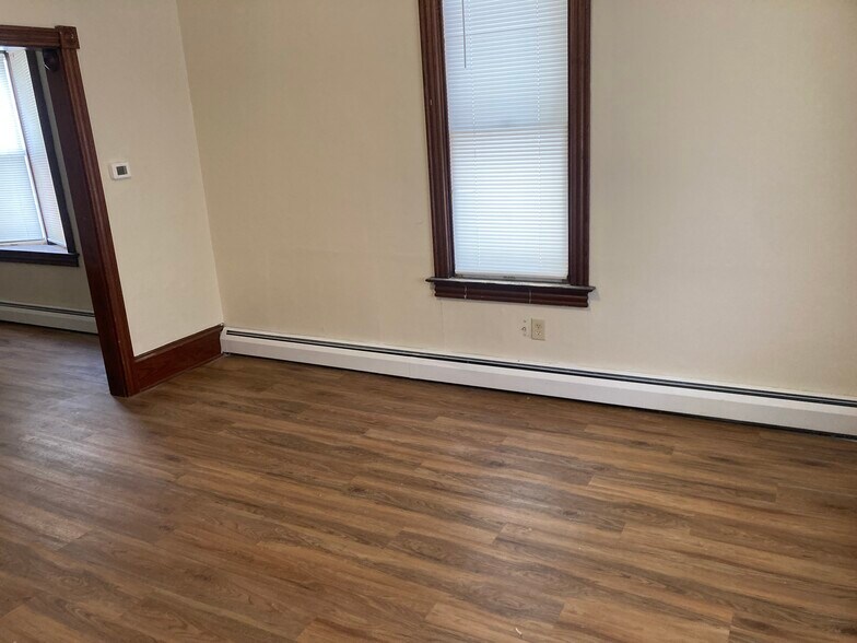 Building Photo - 78 E Main St