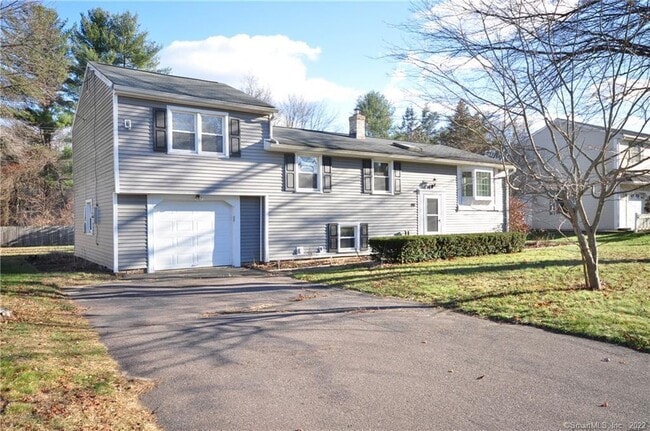 Building Photo - 44 Simsbury Manor Dr
