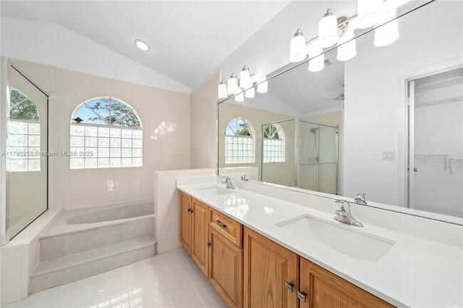 Building Photo - 1400 SW 54th Ave