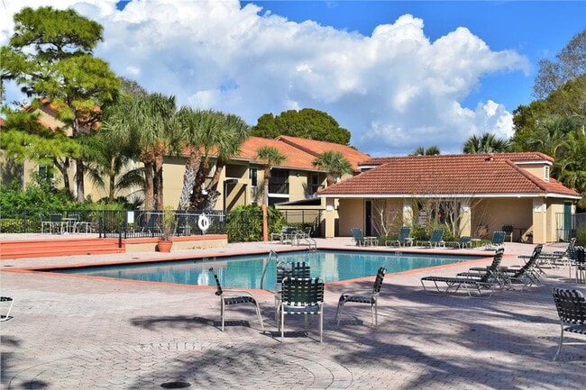 Building Photo - 4021 Crockers Lake Blvd