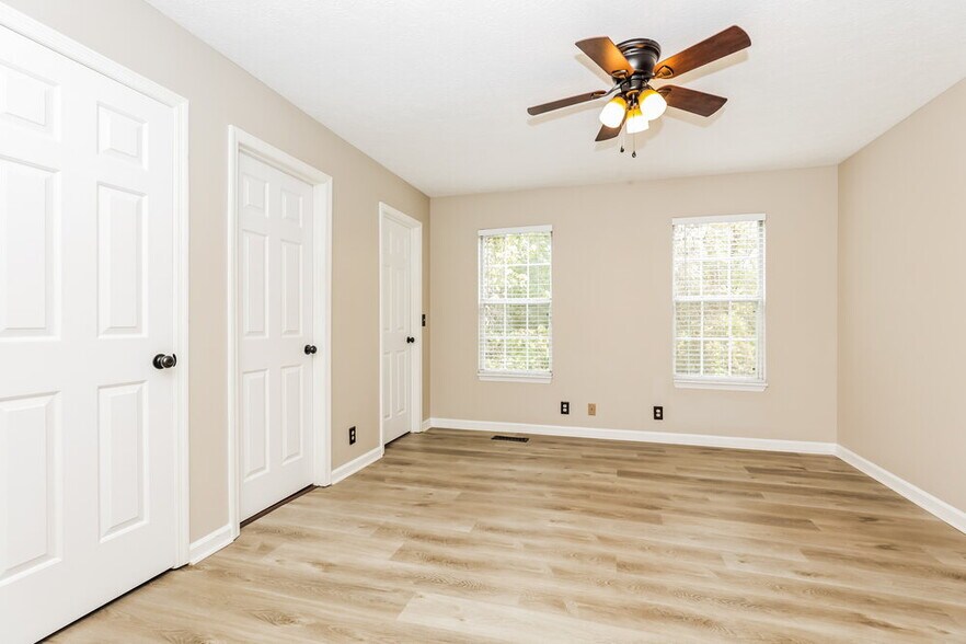 Building Photo - 5340 Village Way