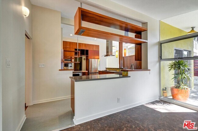 Building Photo - 2755 Carmar Dr