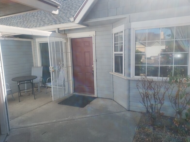 Building Photo - 47 Brewer St