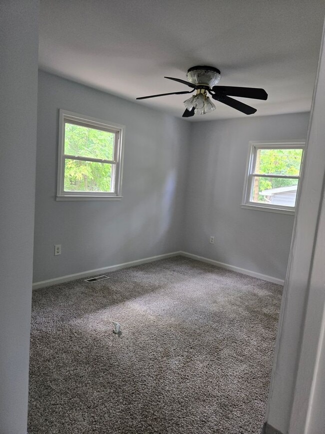 Building Photo - Single Family Home in Dale City